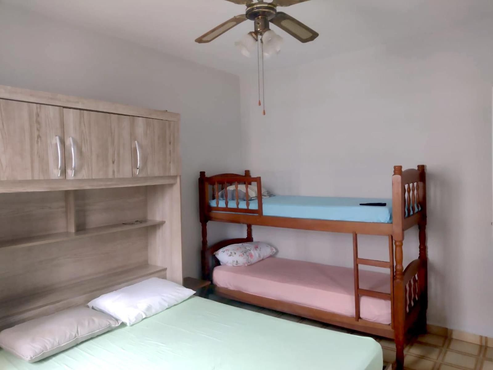 Apartamento Praia Grande Aviação em frente à praia, pé na areia