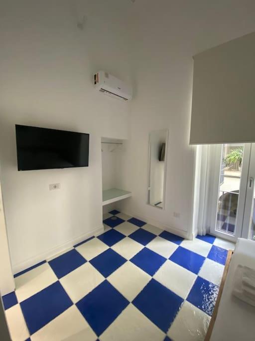 Maison Olivia, nuovo appartamento in zona Chiaia