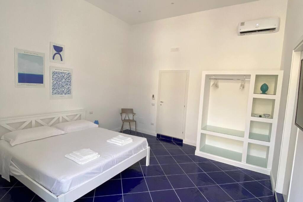 Maison Olivia, nuovo appartamento in zona Chiaia