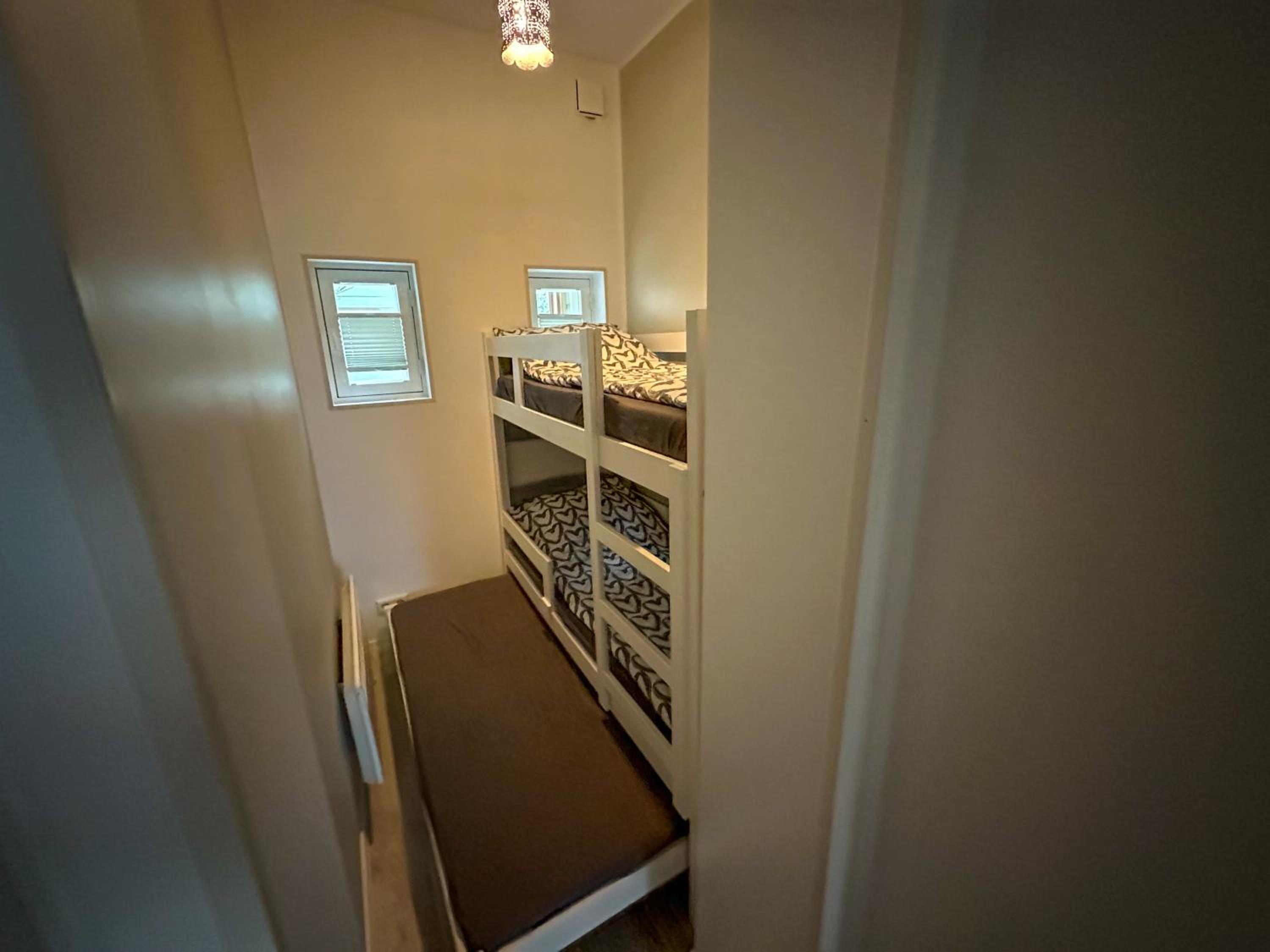 Lovely apartment with parking on closed premises. view 3