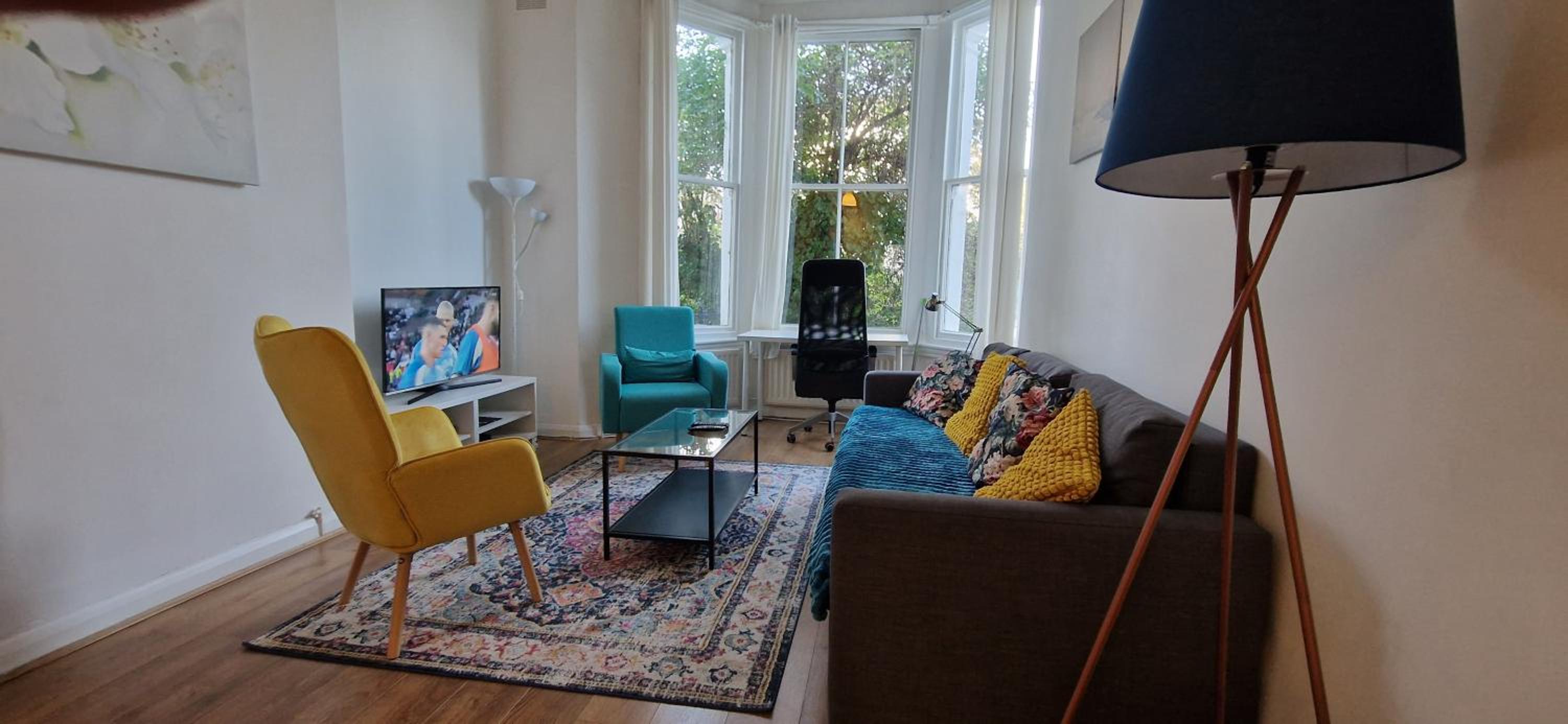 Primrose Hill - Charming, Cosy, 2 Double Bedrooms Apartment