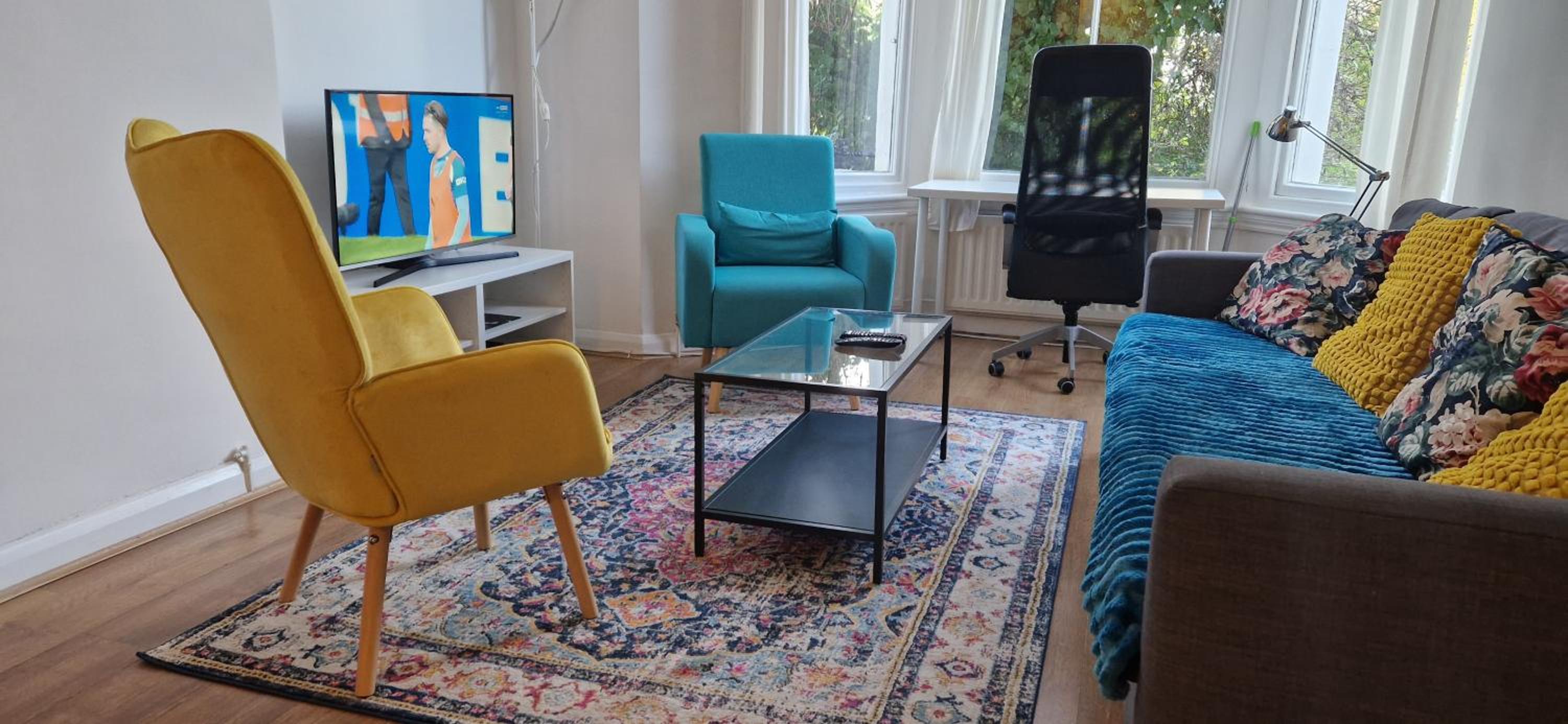 Primrose Hill - Charming, Cosy, 2 Double Bedrooms Apartment