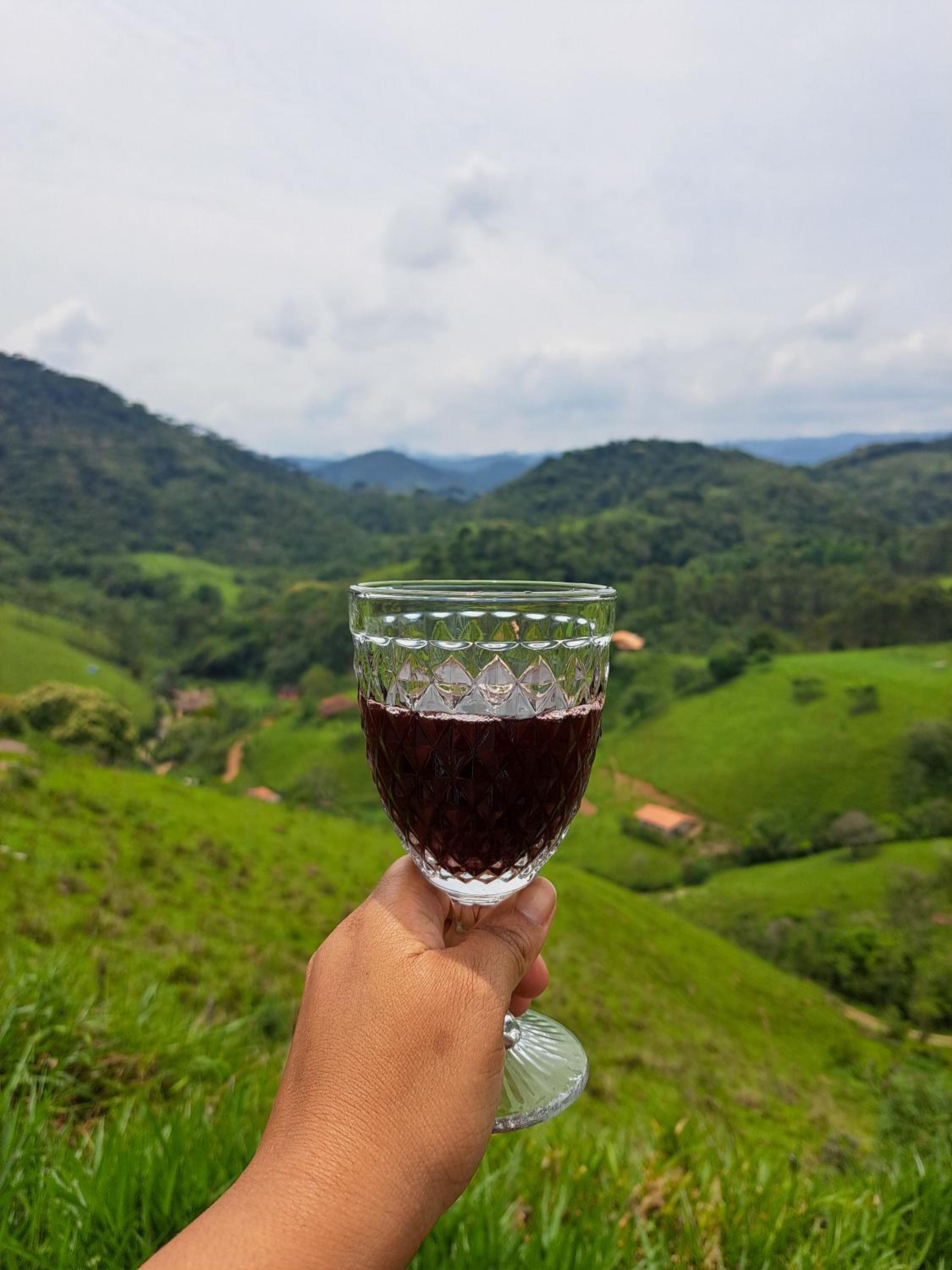 Embahu Suítes - Vista para Pedra do Baú e banheira de imersão