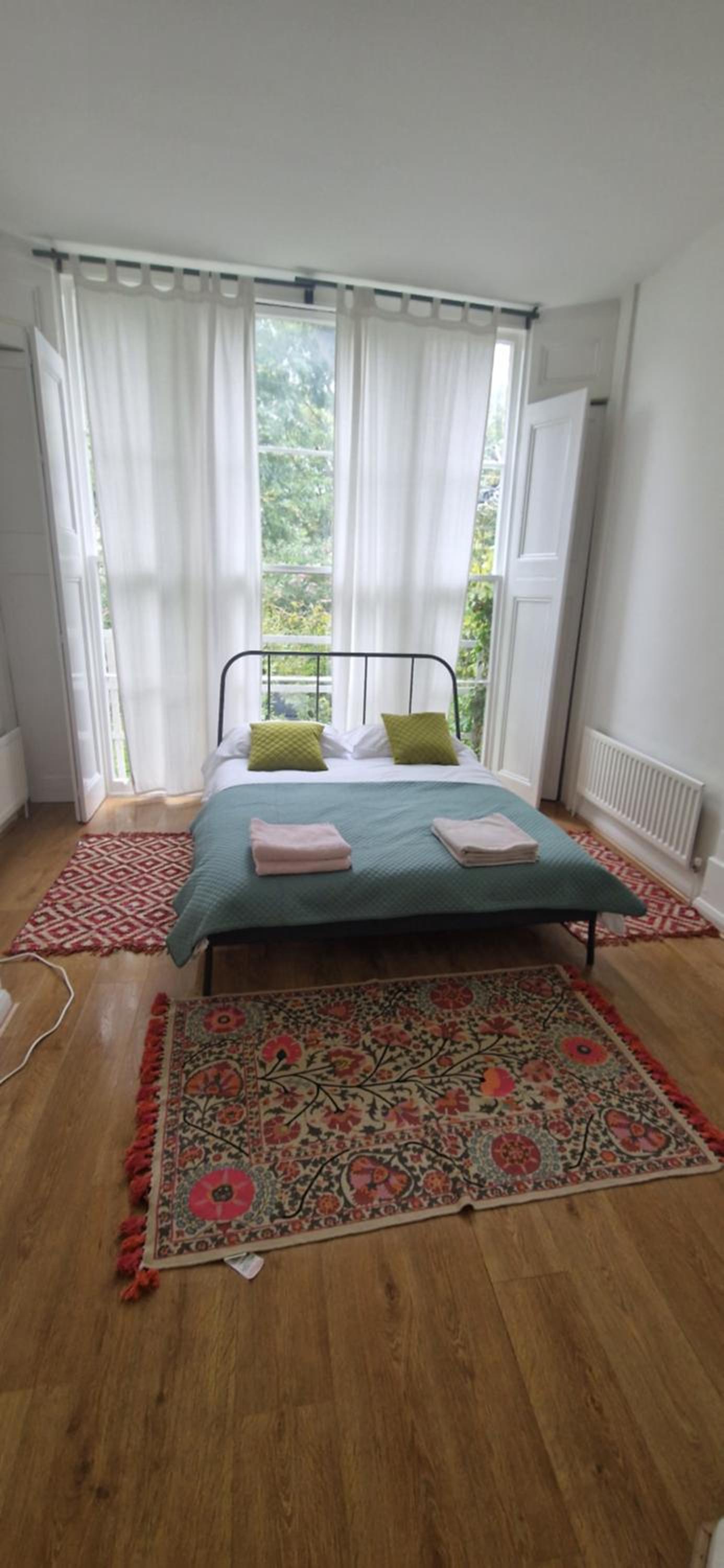 Primrose Hill - Charming, Cosy, 2 Double Bedrooms Apartment