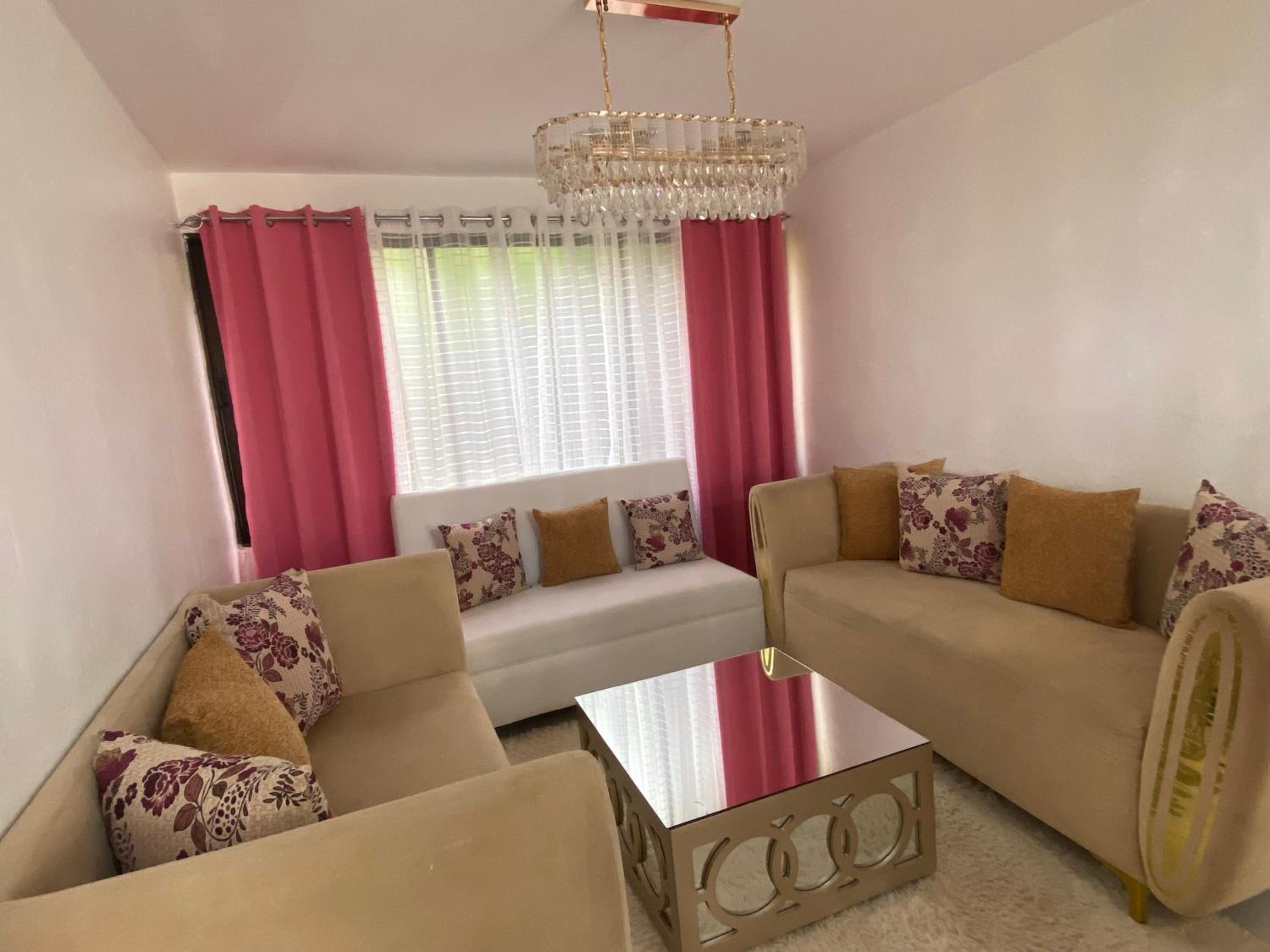 9DR 3-Bedroom Apartment Near Monumental Area