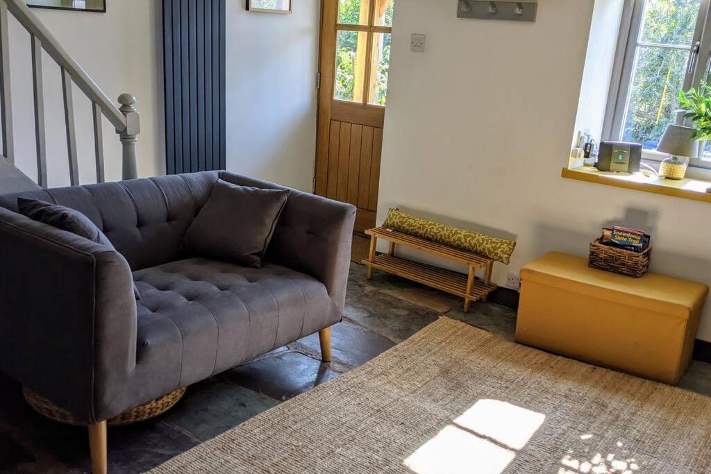 Cosy Cottage, 5 miles from Snowdon Base Camp with Log Burner and Mountain Views view 2
