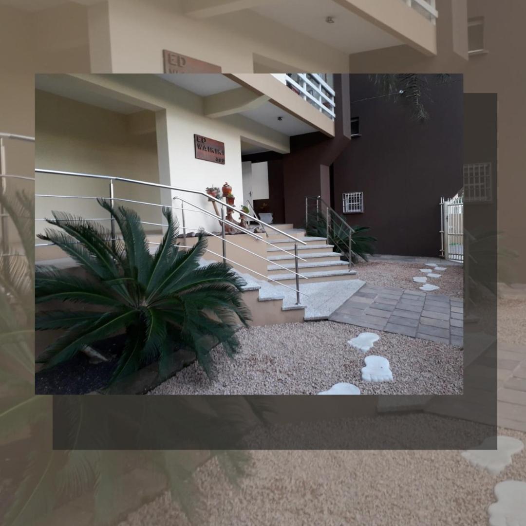 Apartamento com piscina, apenas 200 metros do mar