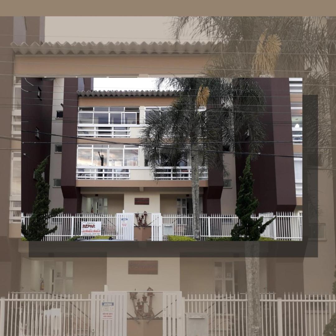 Apartamento com piscina, apenas 200 metros do mar