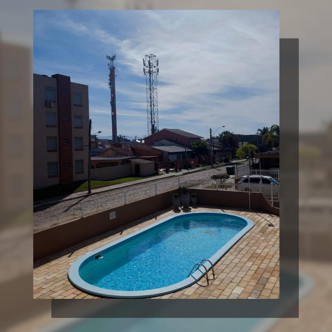 Apartamento com piscina, apenas 200 metros do mar
