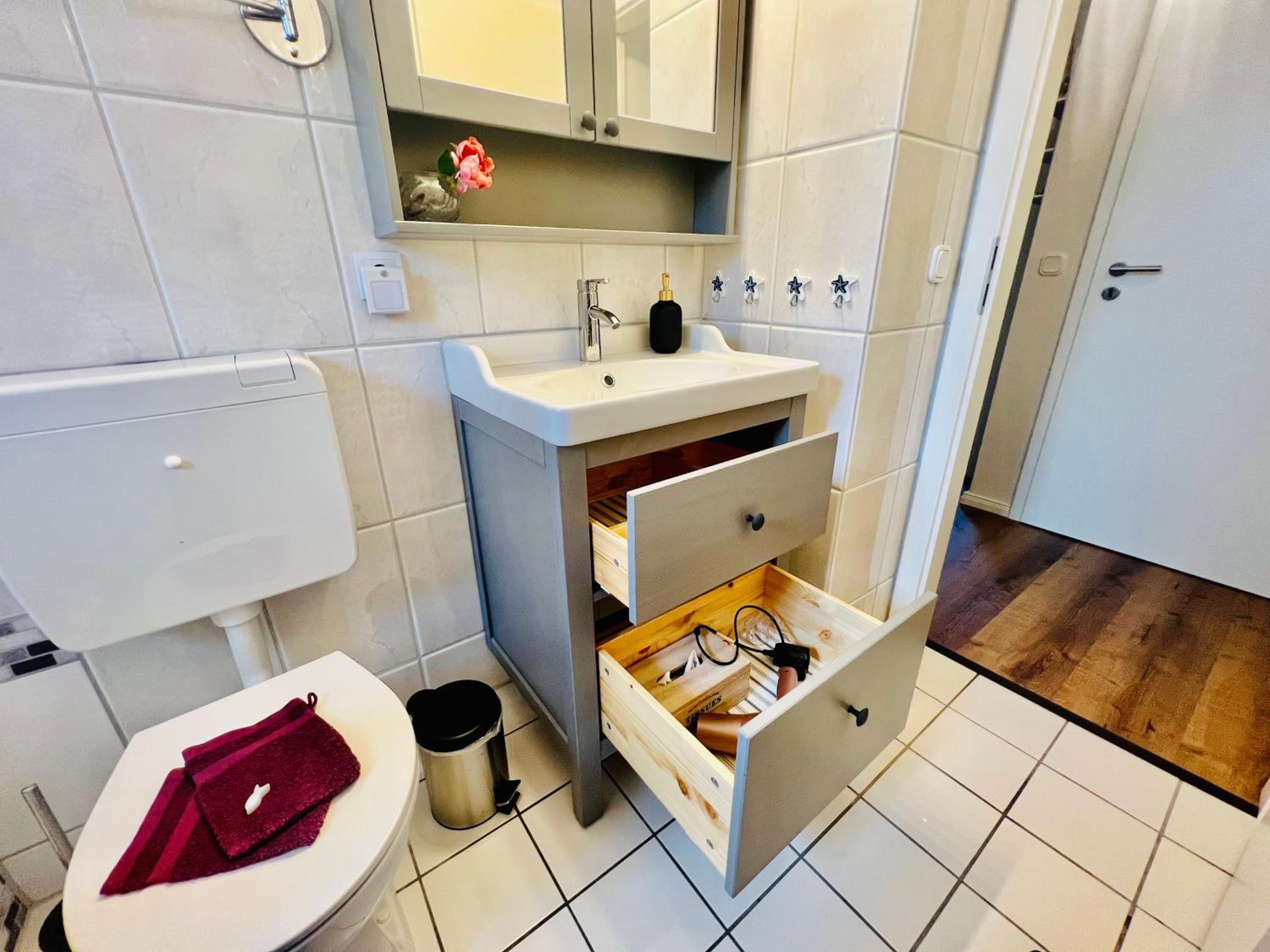 SeeLund - Meeresrauschen lauschen - ruhiges sonniges Apartment mit Garten und Terrasse nahe Strand und Ostsee
