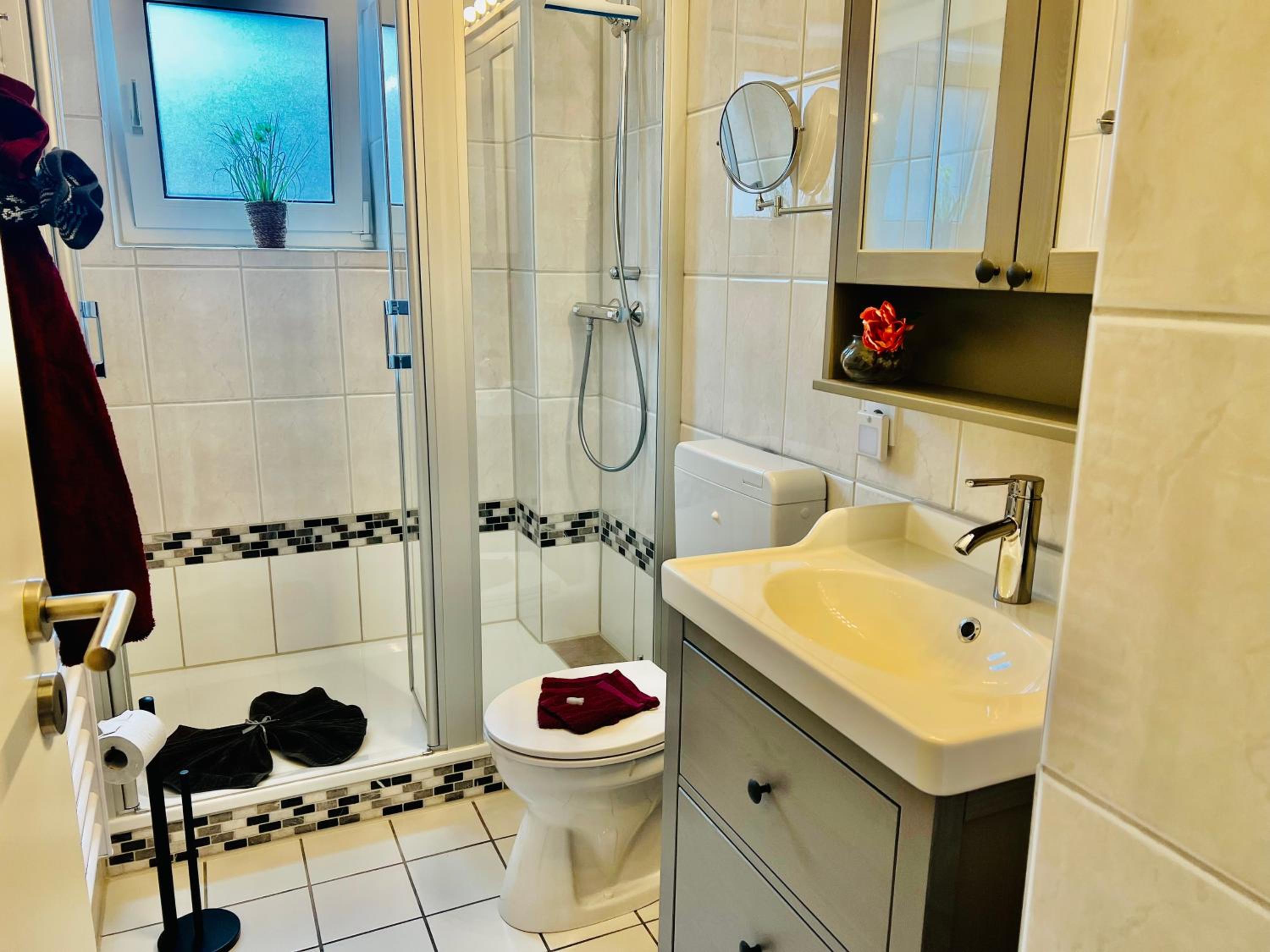 SeeLund - Meeresrauschen lauschen - ruhiges sonniges Apartment mit Garten und Terrasse nahe Strand und Ostsee