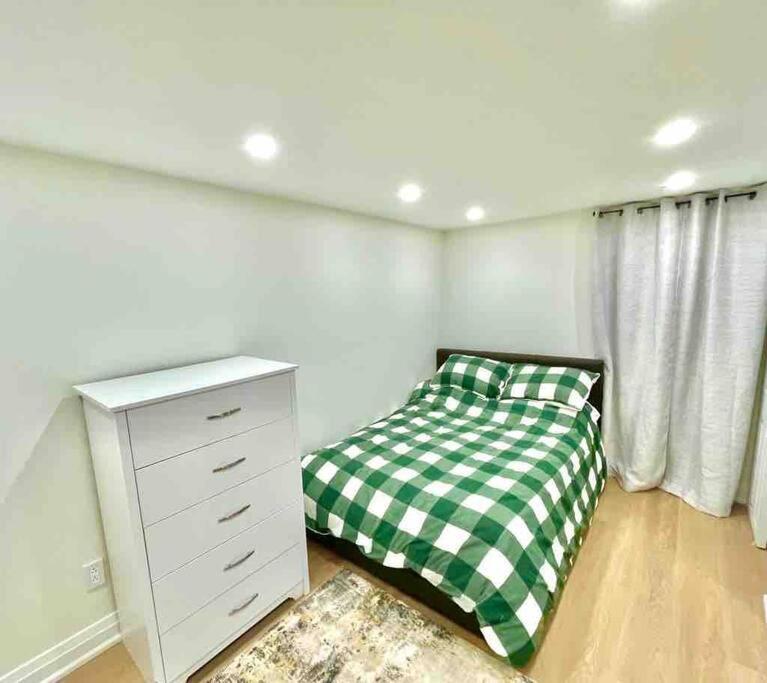 Cozy basement studio unit