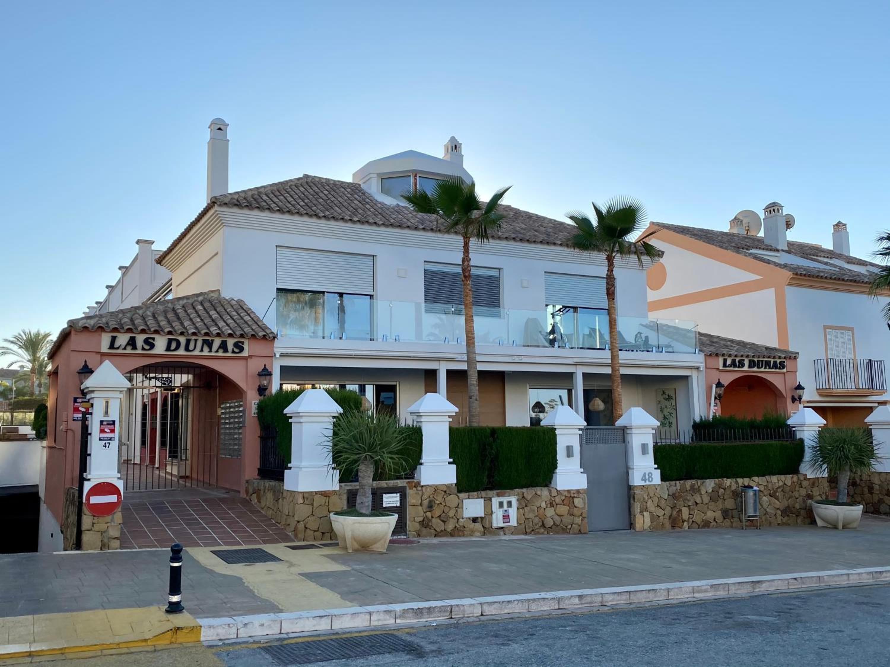 Front beach Villa in Marbella with Amazing Sea Views Semidetached