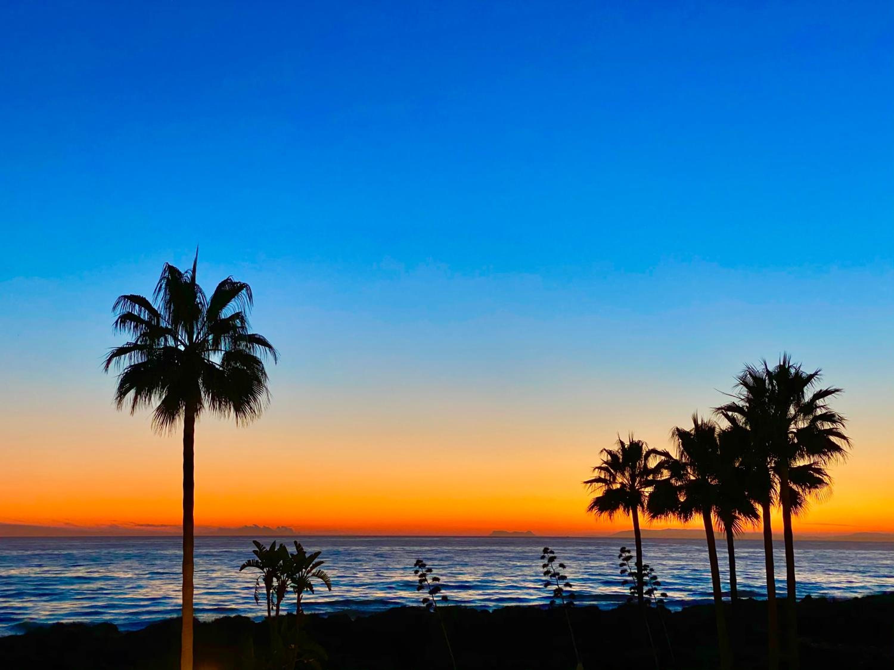 Front beach Villa in Marbella with Amazing Sea Views Semidetached