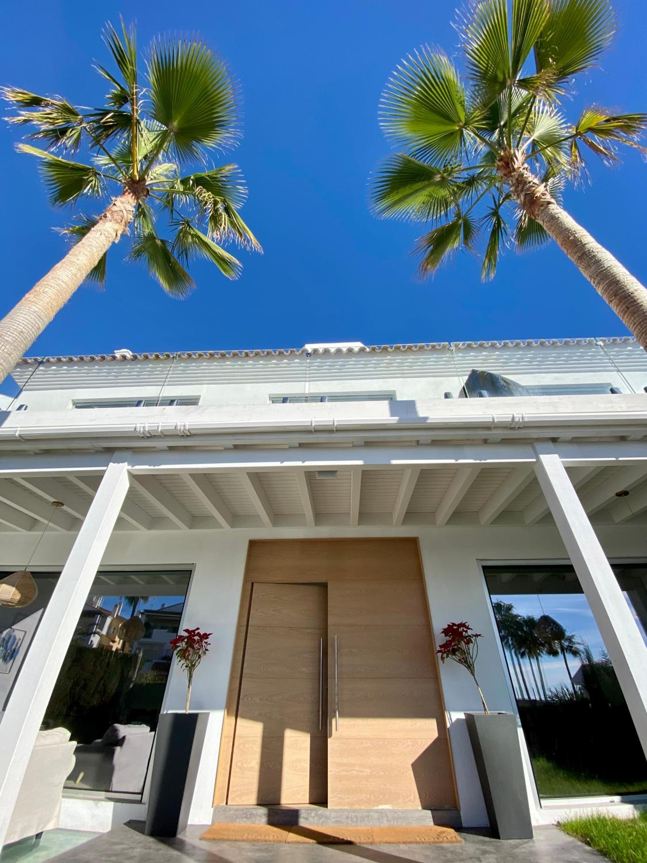 Front beach Villa in Marbella with Amazing Sea Views Semidetached