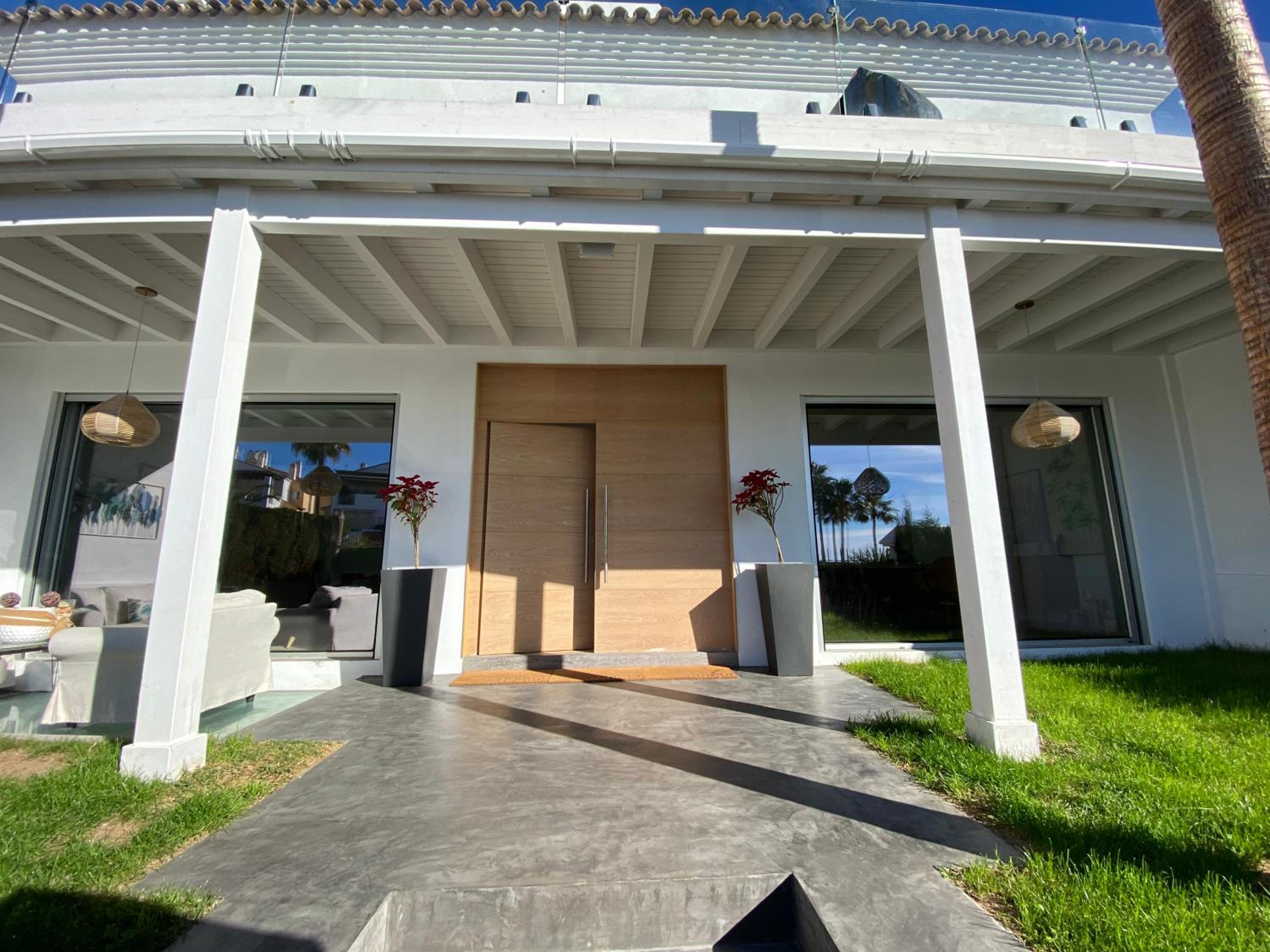 Front beach Villa in Marbella with Amazing Sea Views Semidetached