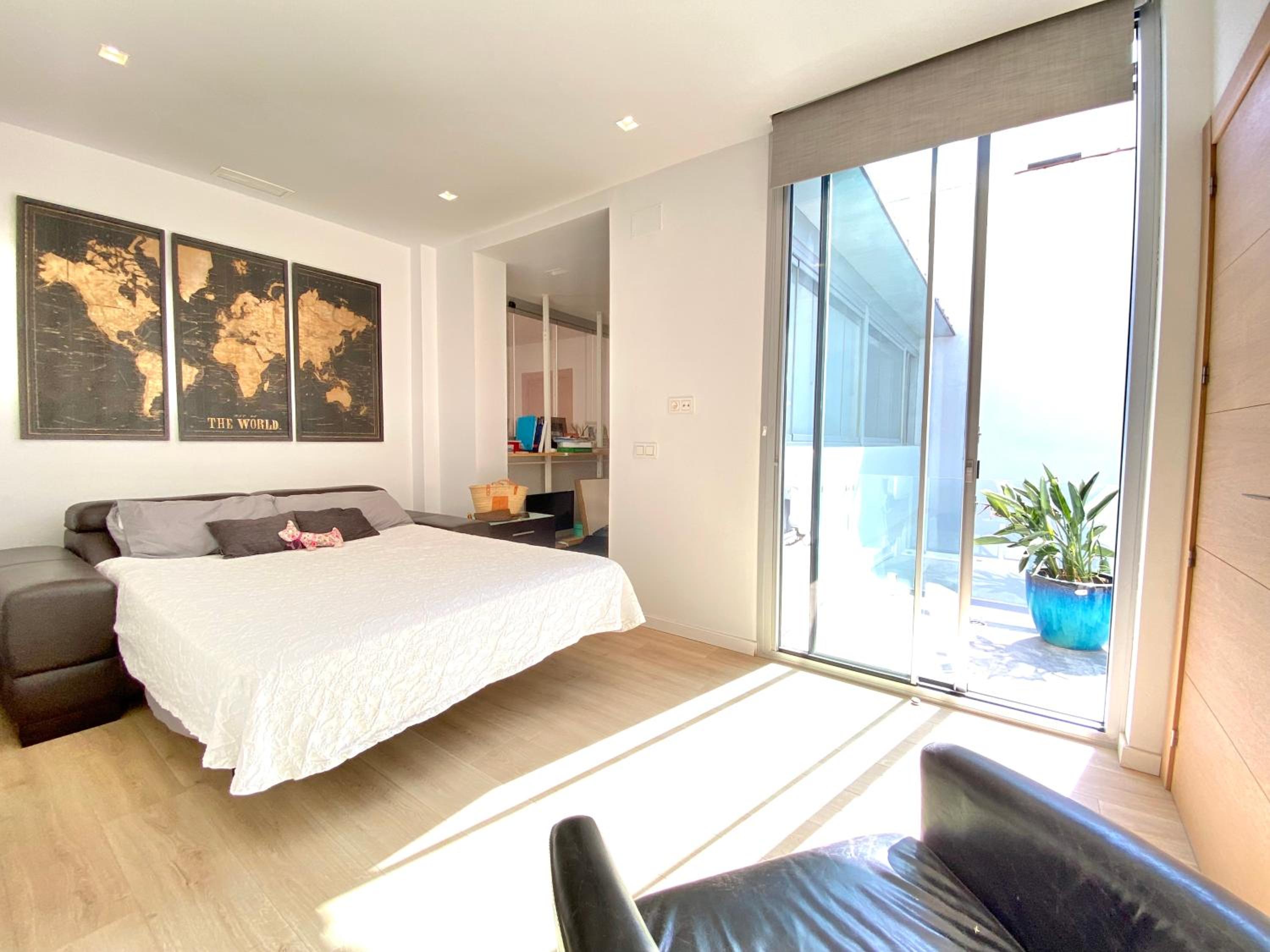 Front beach Villa in Marbella with Amazing Sea Views Semidetached