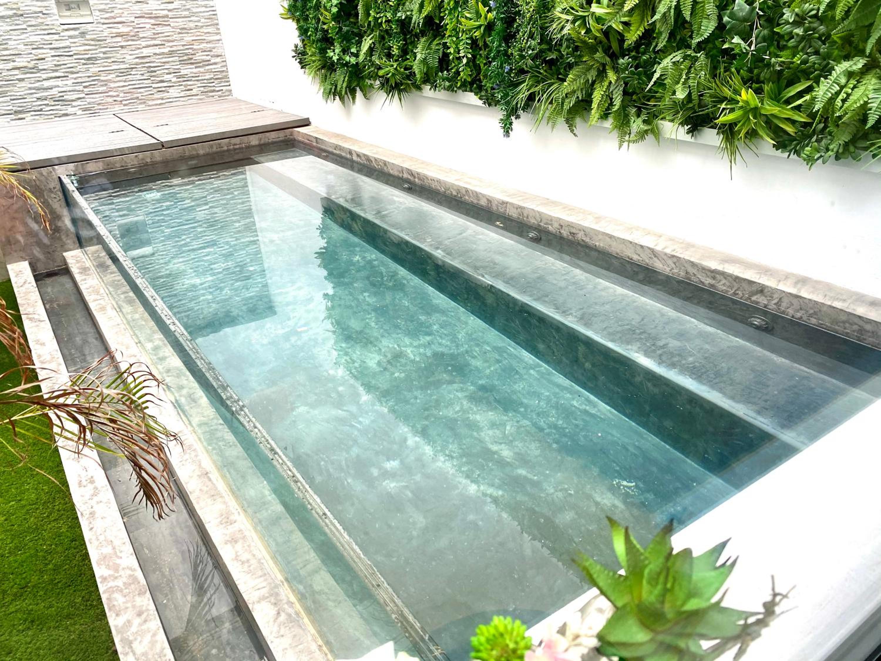 Front beach Villa in Marbella with Amazing Sea Views Semidetached