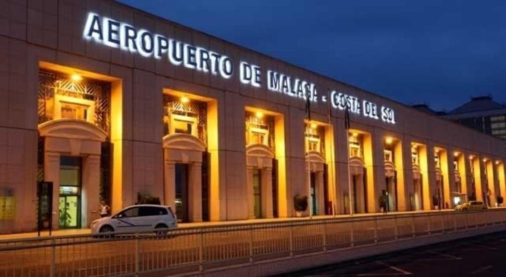 Front beach Villa in Marbella with Amazing Sea Views Semidetached