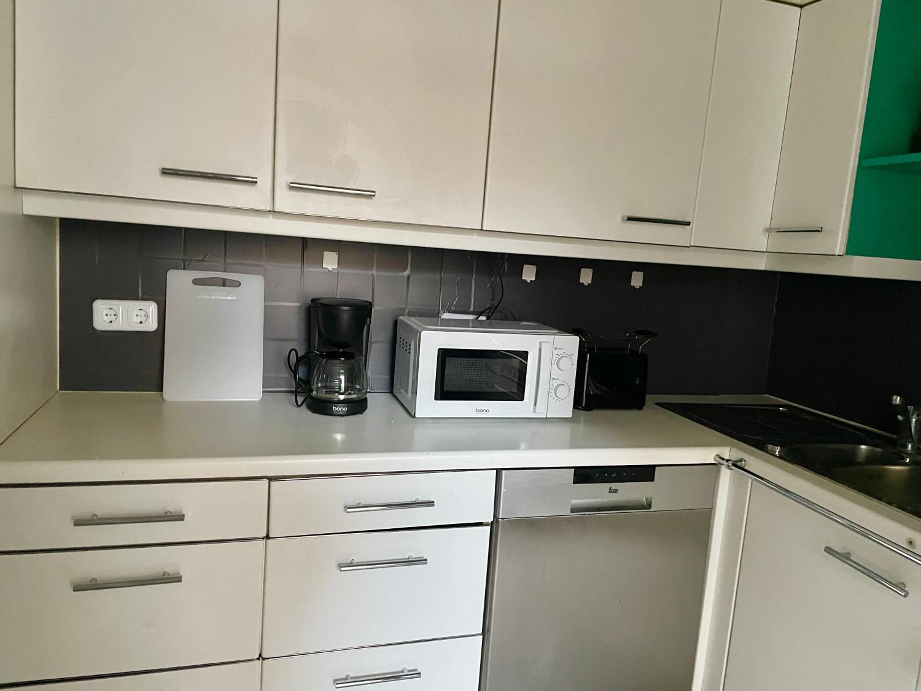 100m2 Flat with Balcony near Mariahilferstrasse - Free Parking