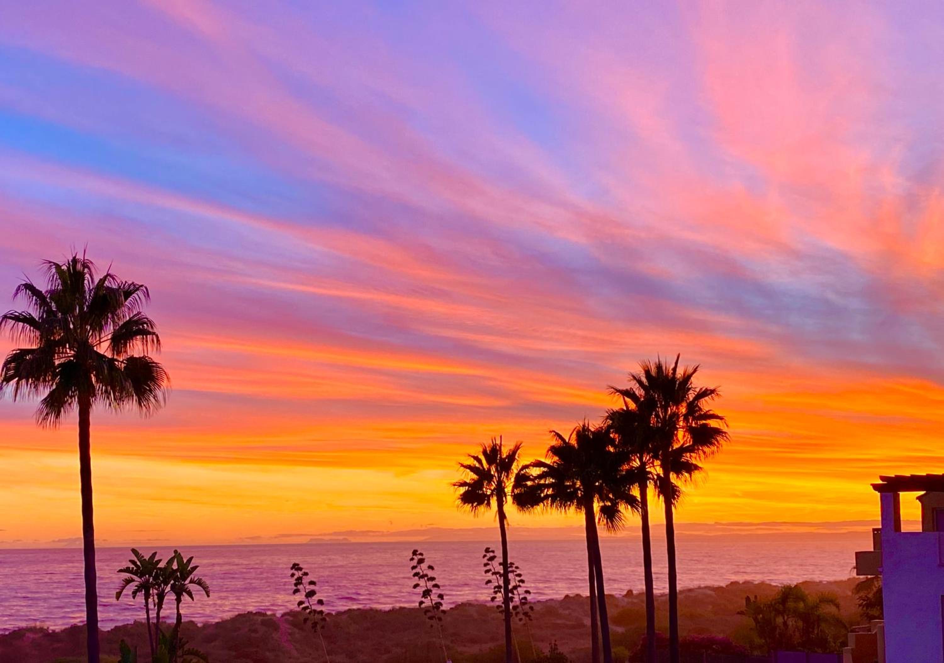 Front beach Villa in Marbella with Amazing Sea Views Semidetached