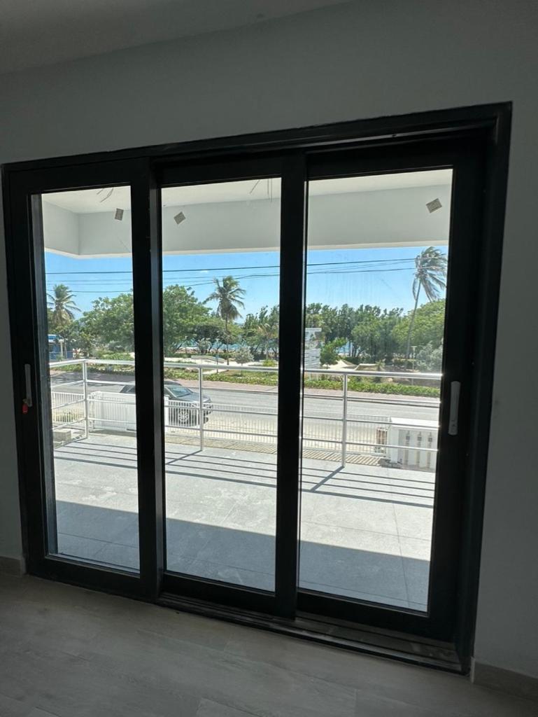 Whitehouse Boulevard, close to Mambo Beach and City Centre