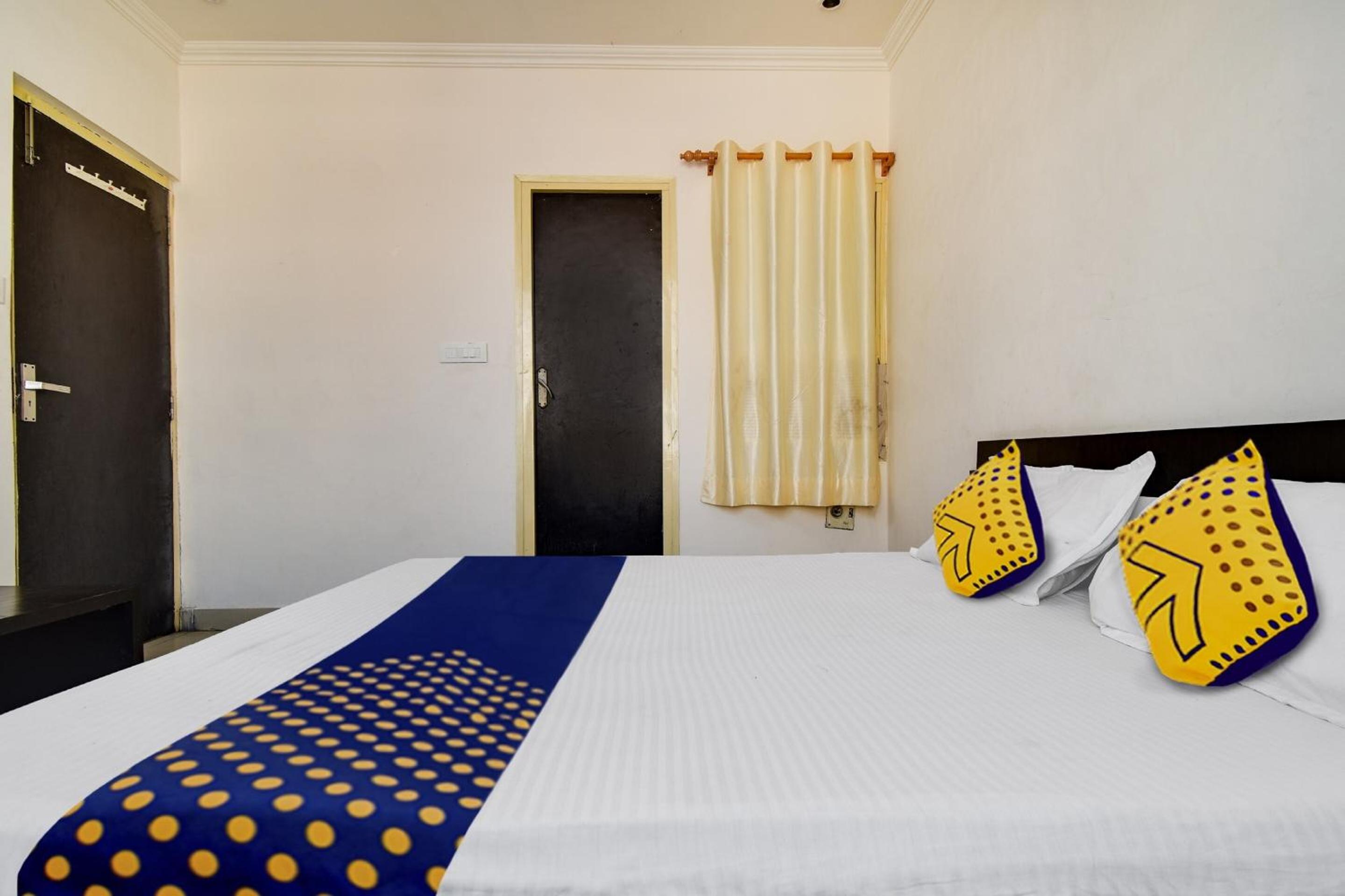 Hotel O Crown Plaza