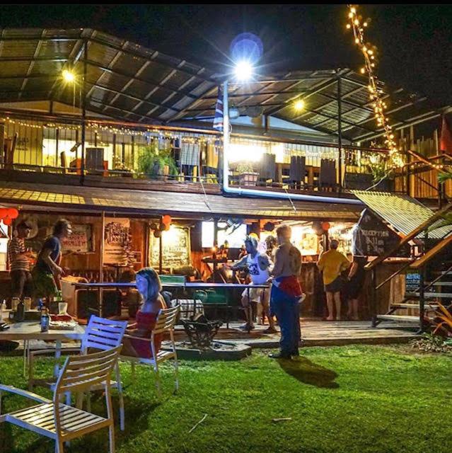 Gladstone Backpackers