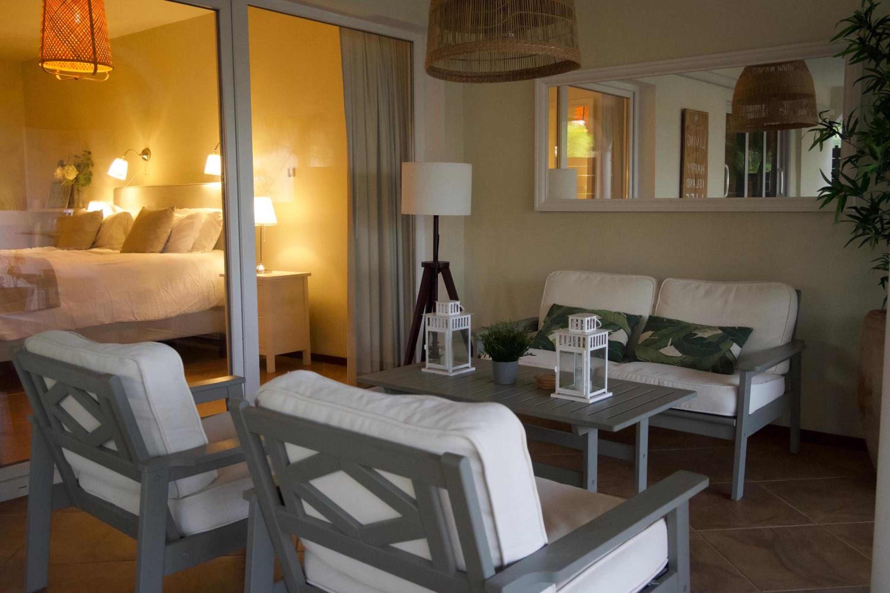 Luxury appt for 6: mesmerizing Spanish water view