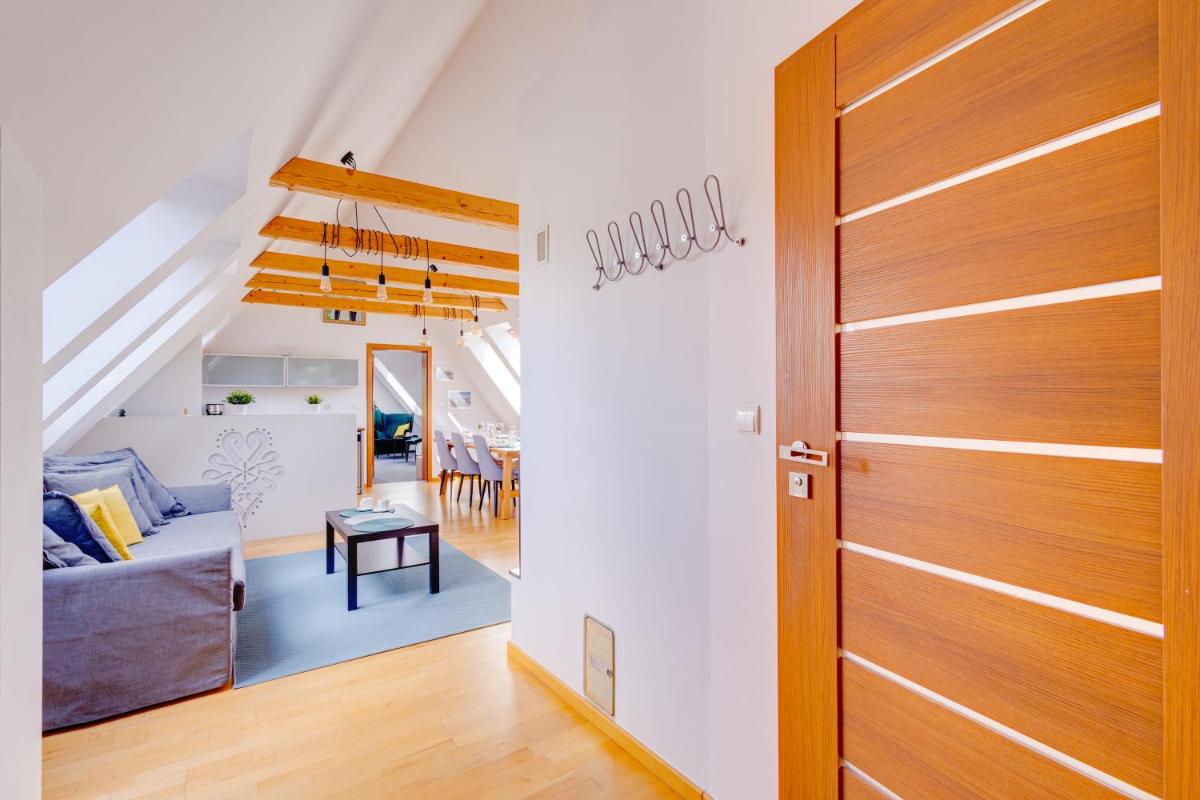 Apartament Rysy Droga Do Daniela by Rentilo view 3