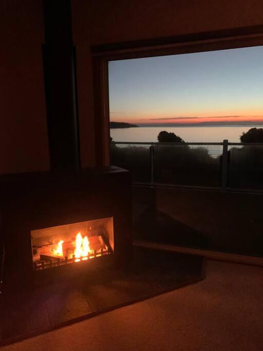 Beachfront House - Hot Tub, Ocean Views, Private Beach Pathway