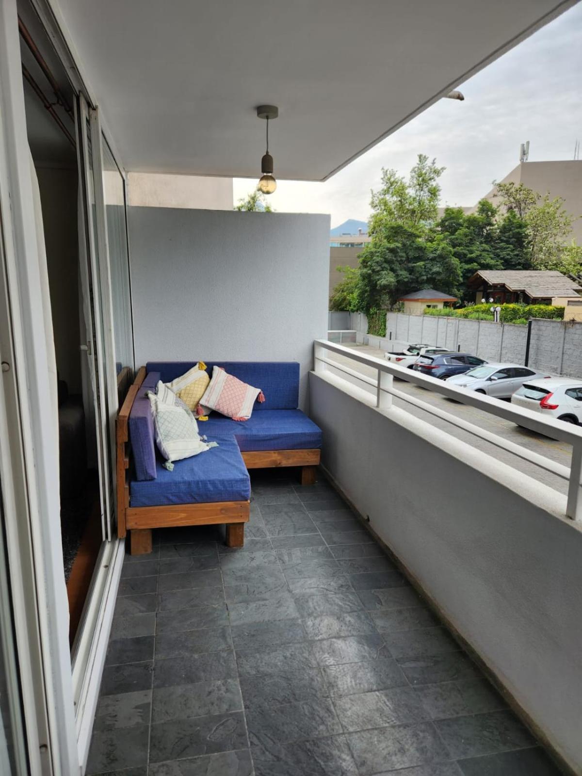 Alto Las Condes - A pasos del Mall - Excelente y cómodo Departamento p/2 personas