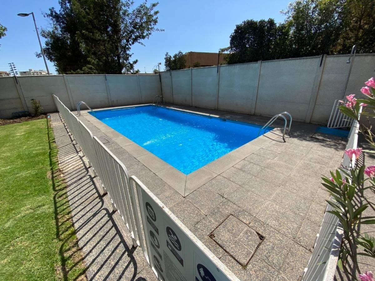 Alto Las Condes - A pasos del Mall - Excelente y cómodo Departamento p/2 personas