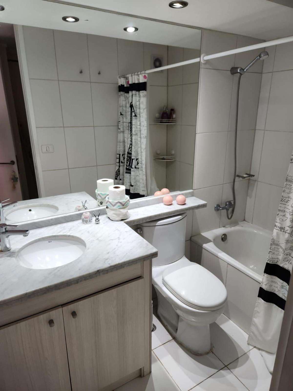 Alto Las Condes - A pasos del Mall - Excelente y cómodo Departamento p/2 personas
