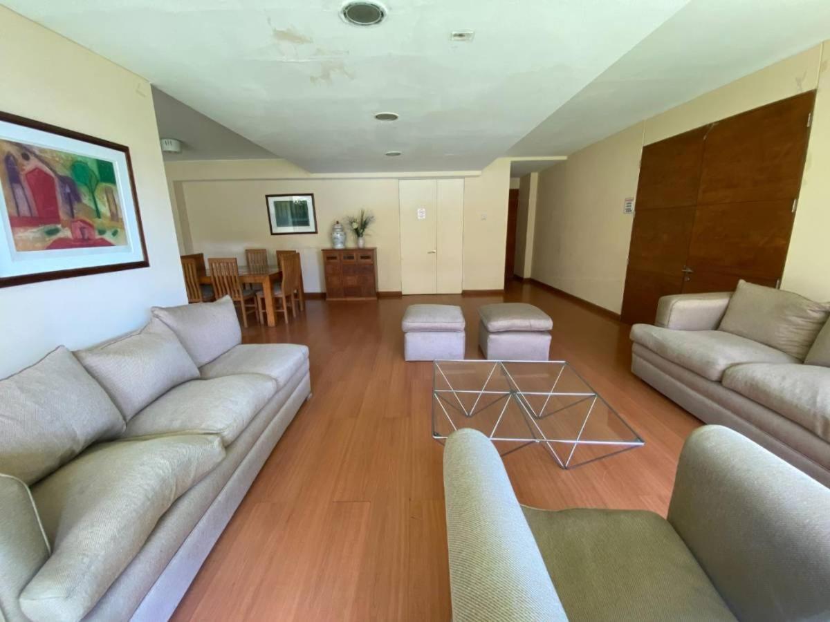 Alto Las Condes - A pasos del Mall - Excelente y cómodo Departamento p/2 personas