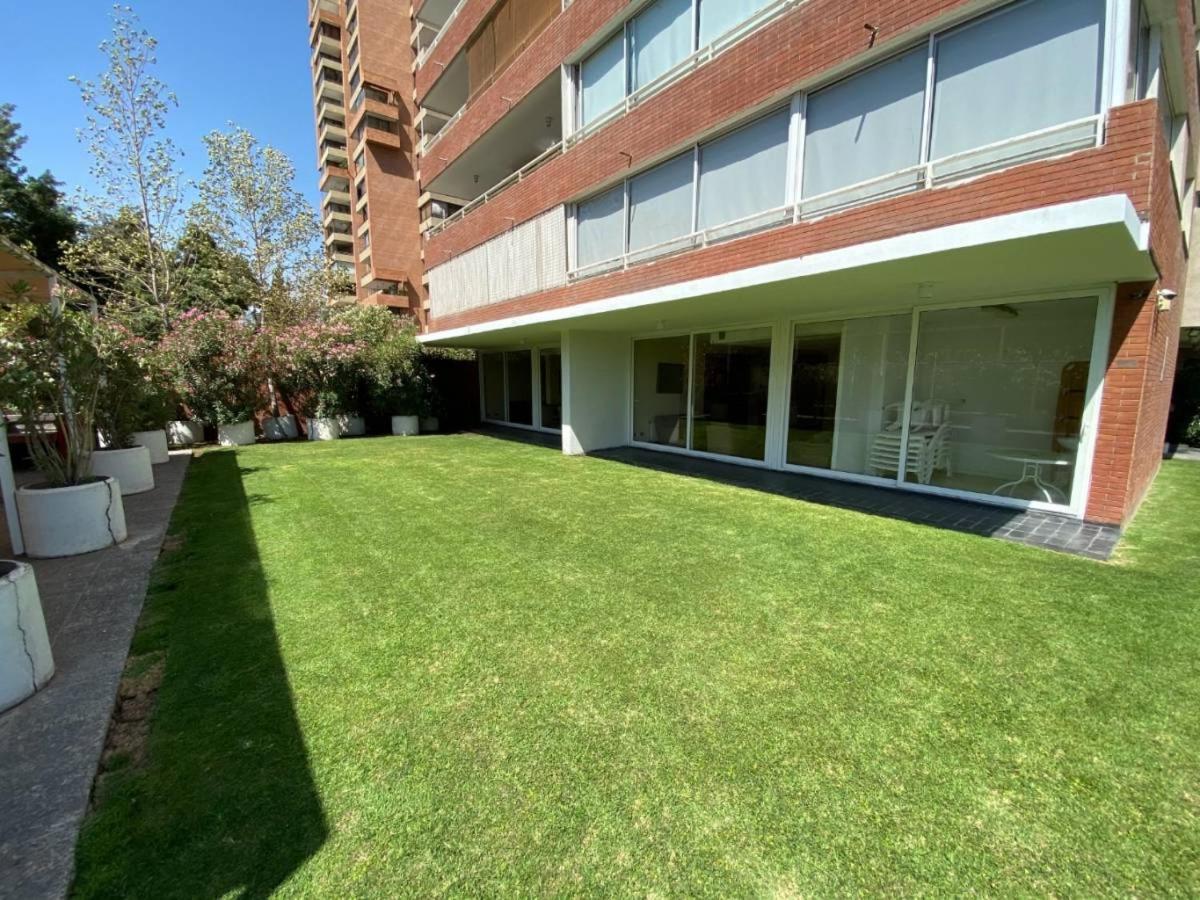 Alto Las Condes - A pasos del Mall - Excelente y cómodo Departamento p/2 personas