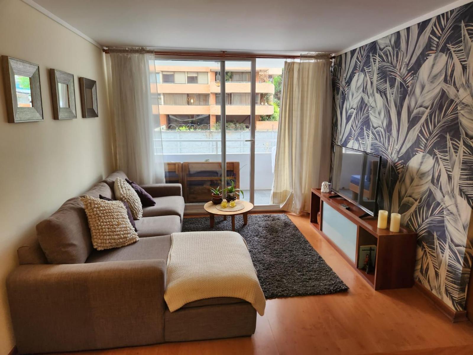 Alto Las Condes - A pasos del Mall - Excelente y cómodo Departamento p/2 personas