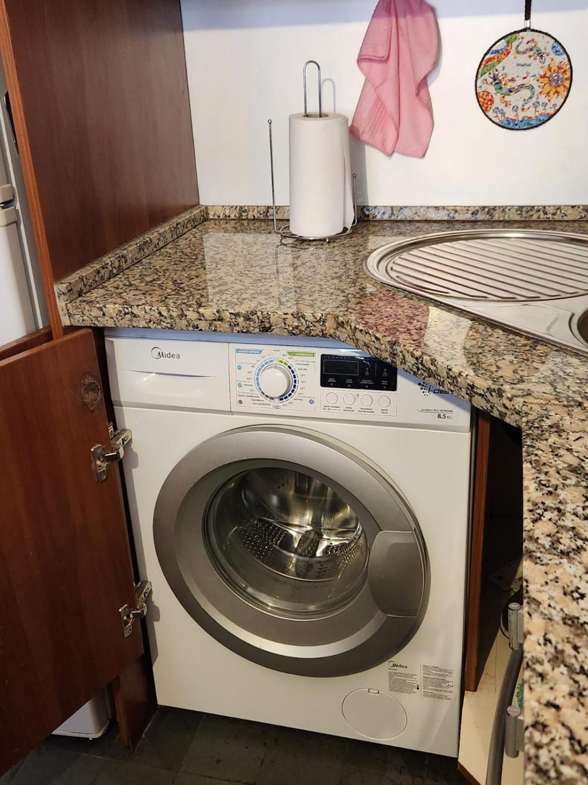 Alto Las Condes - A pasos del Mall - Excelente y cómodo Departamento p/2 personas