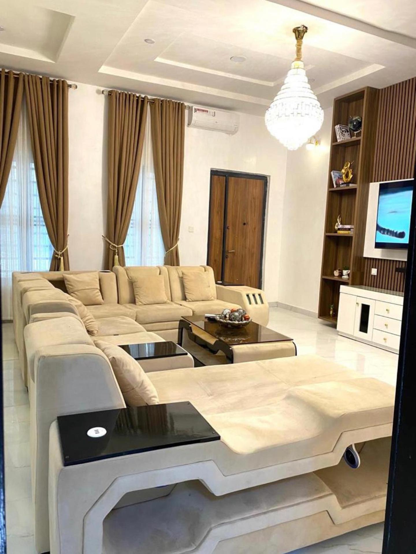 Urban Retreat Luxury Shortlet Apartment Lekki ajah Lagos with pool and gym