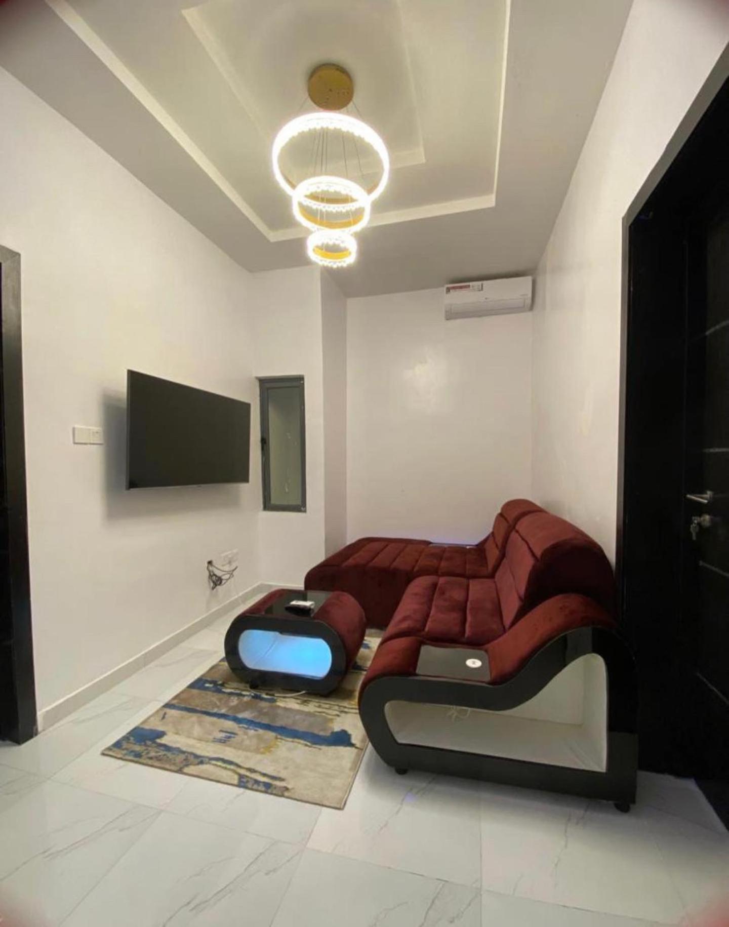 Urban Retreat Luxury Shortlet Apartment Lekki ajah Lagos with pool and gym