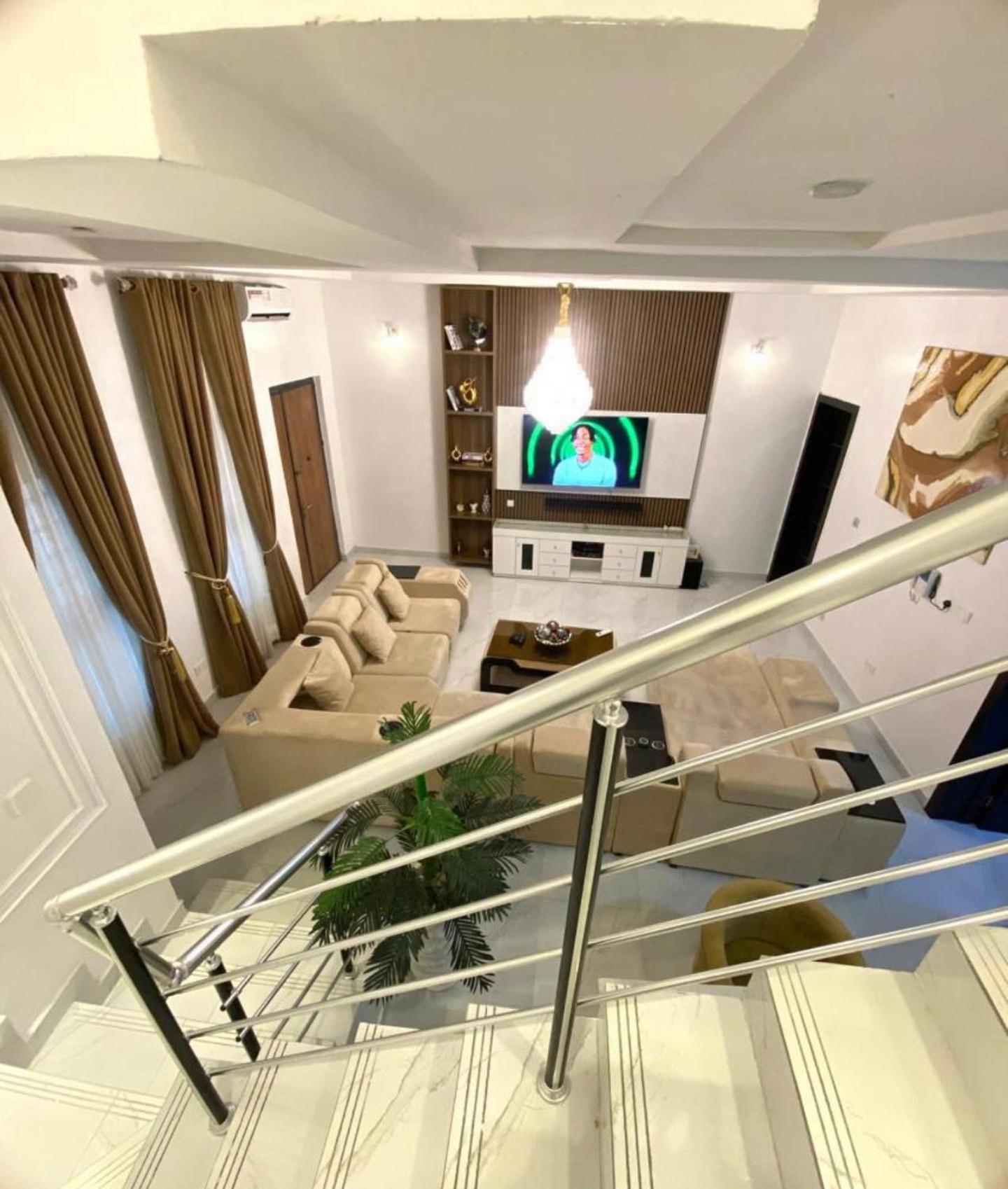 Urban Retreat Luxury Shortlet Apartment Lekki ajah Lagos with pool and gym