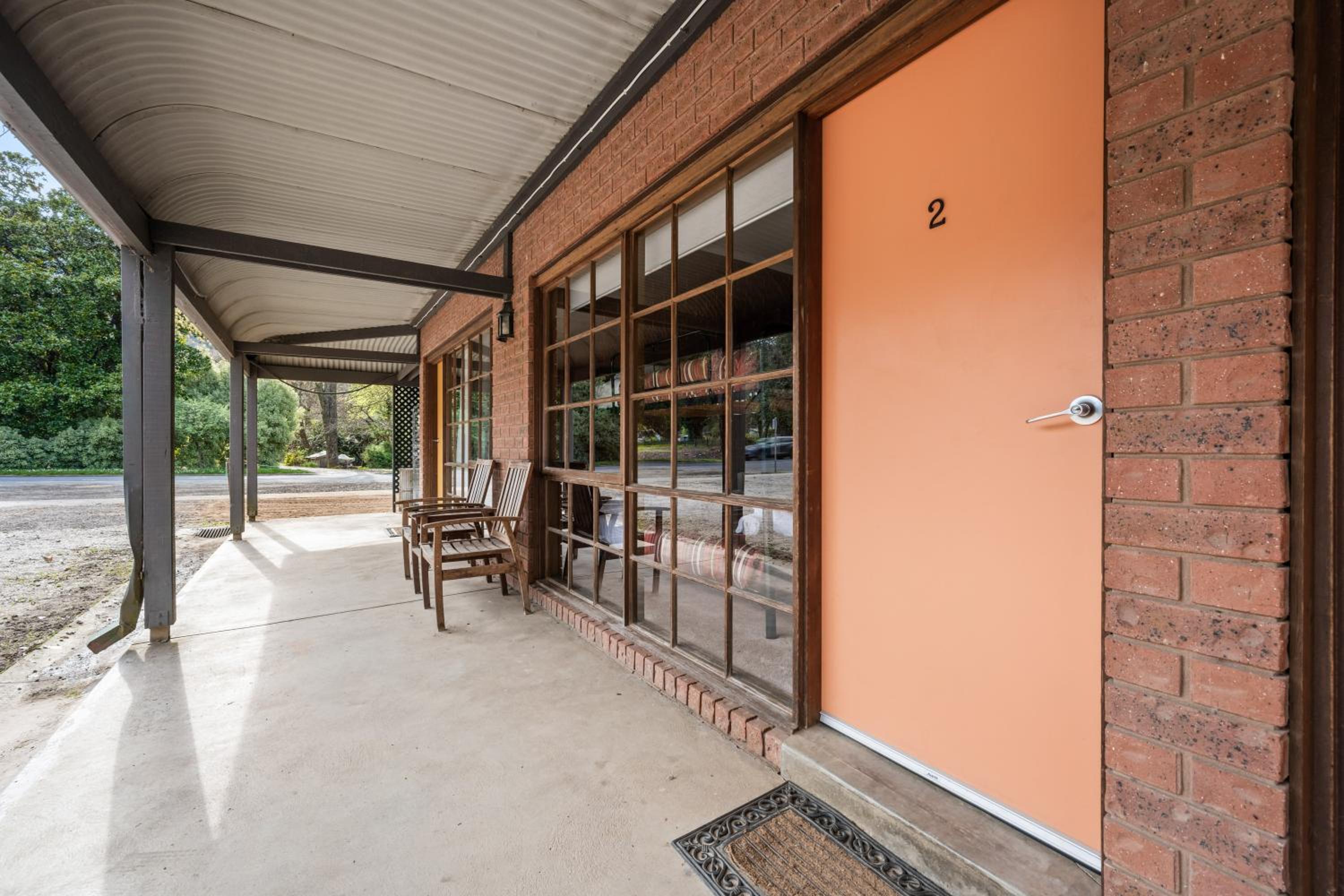 Snowline Motel