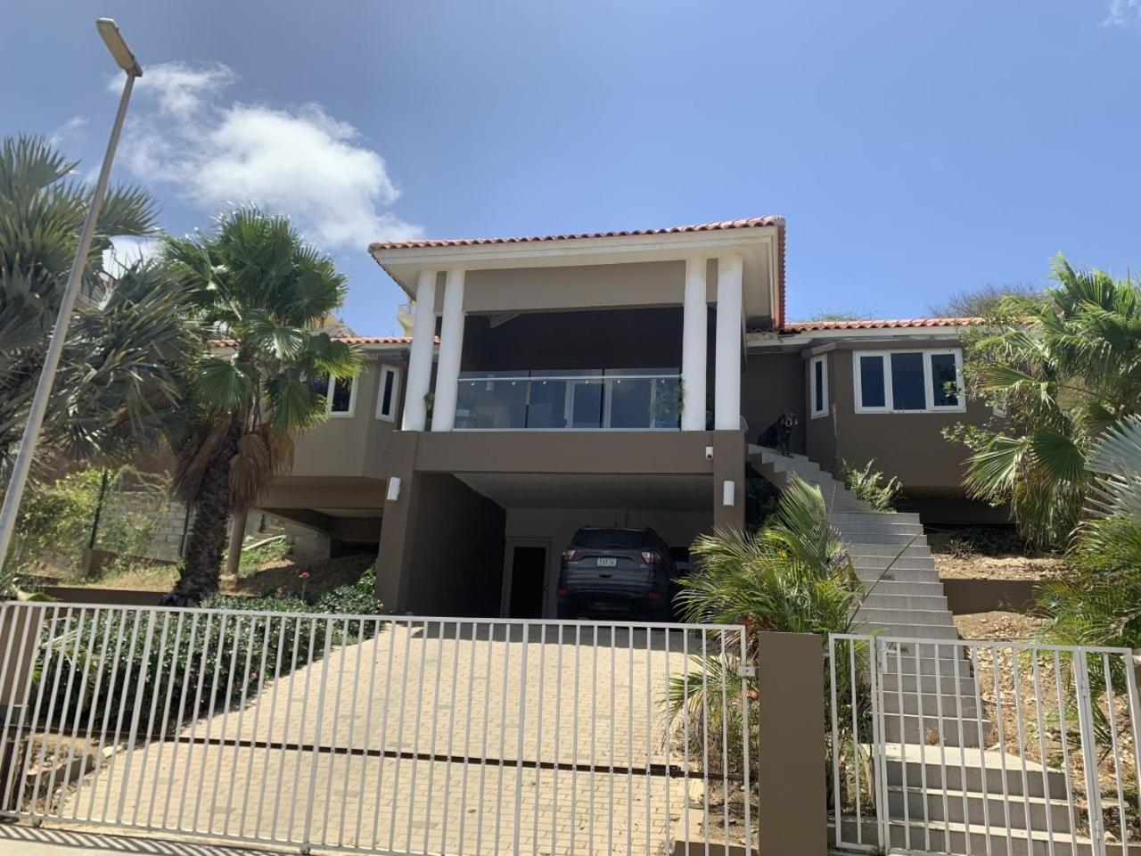 Hotel Charming house in Curacao - Image 1