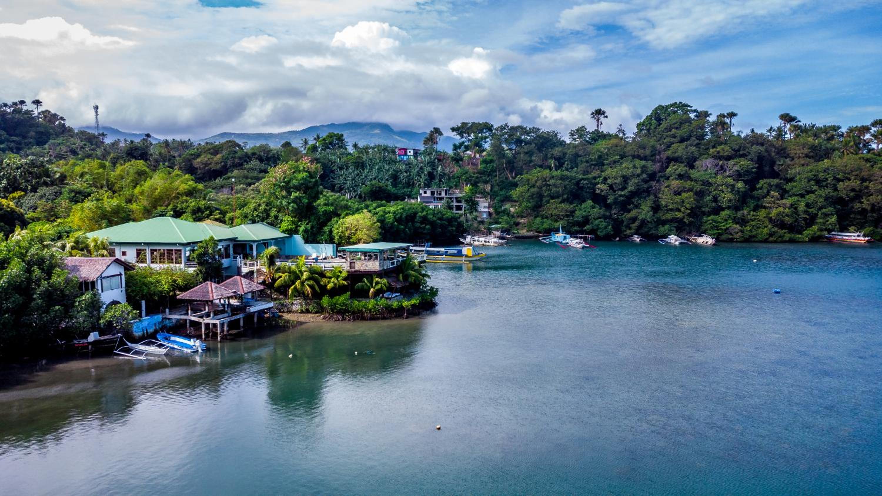 Edgewater Dive & Spa Resort