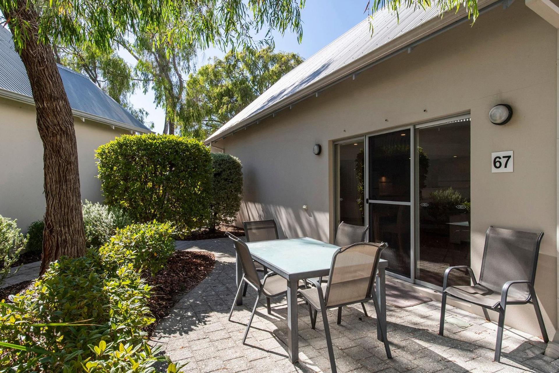 Escape to 67 at Cape View