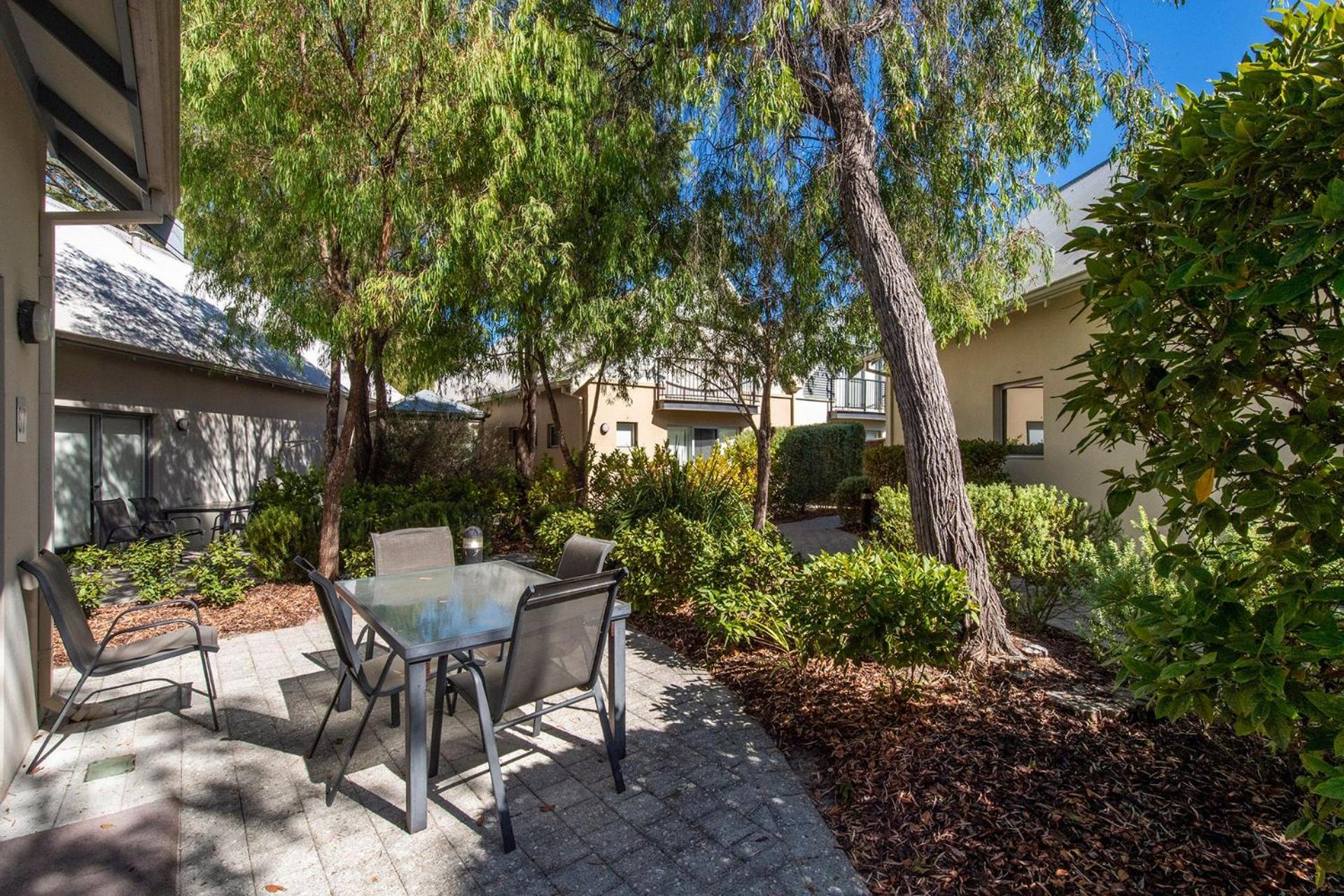 Escape to 67 at Cape View