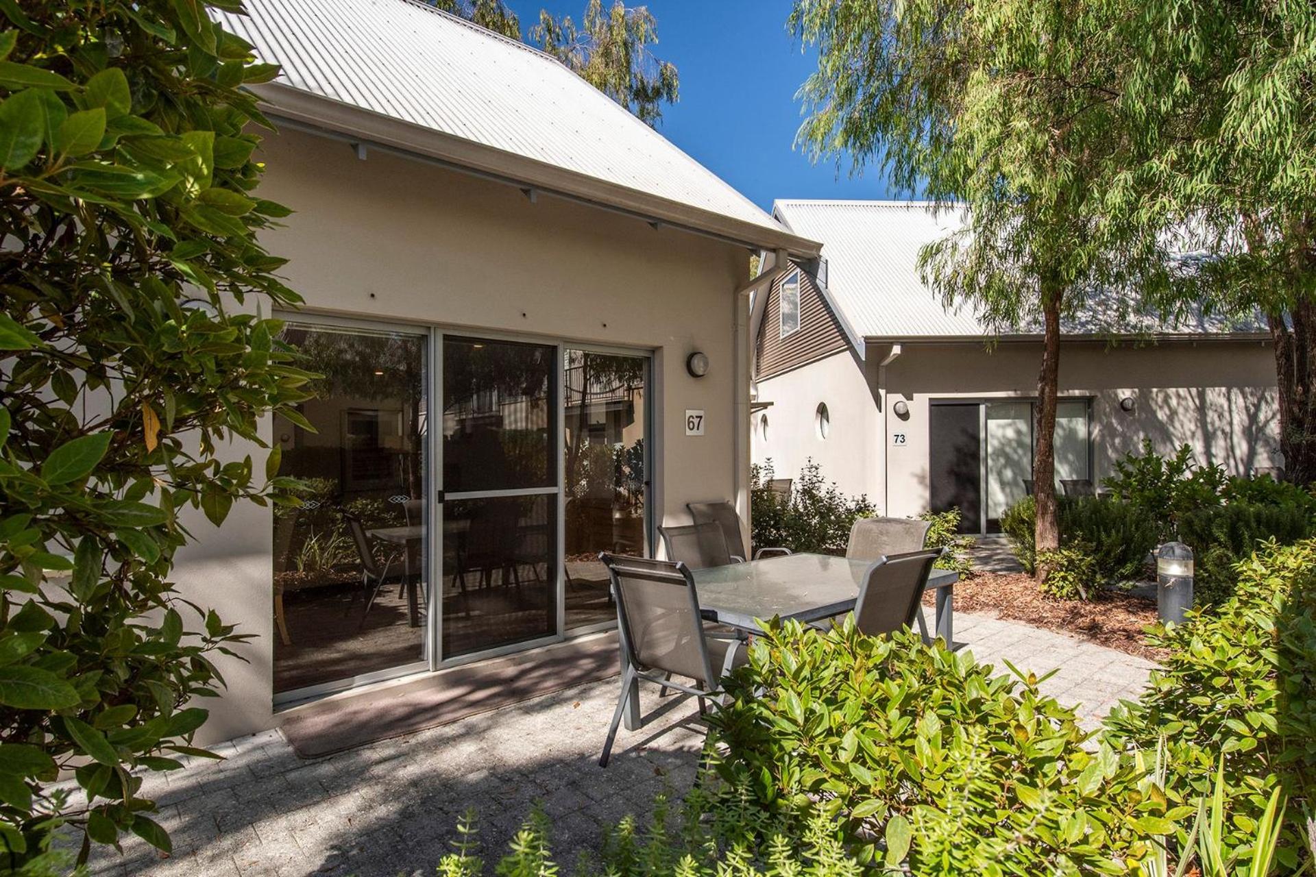 Escape to 67 at Cape View