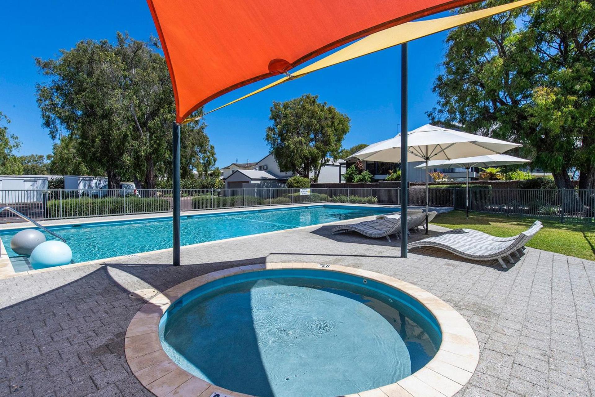Escape to 67 at Cape View