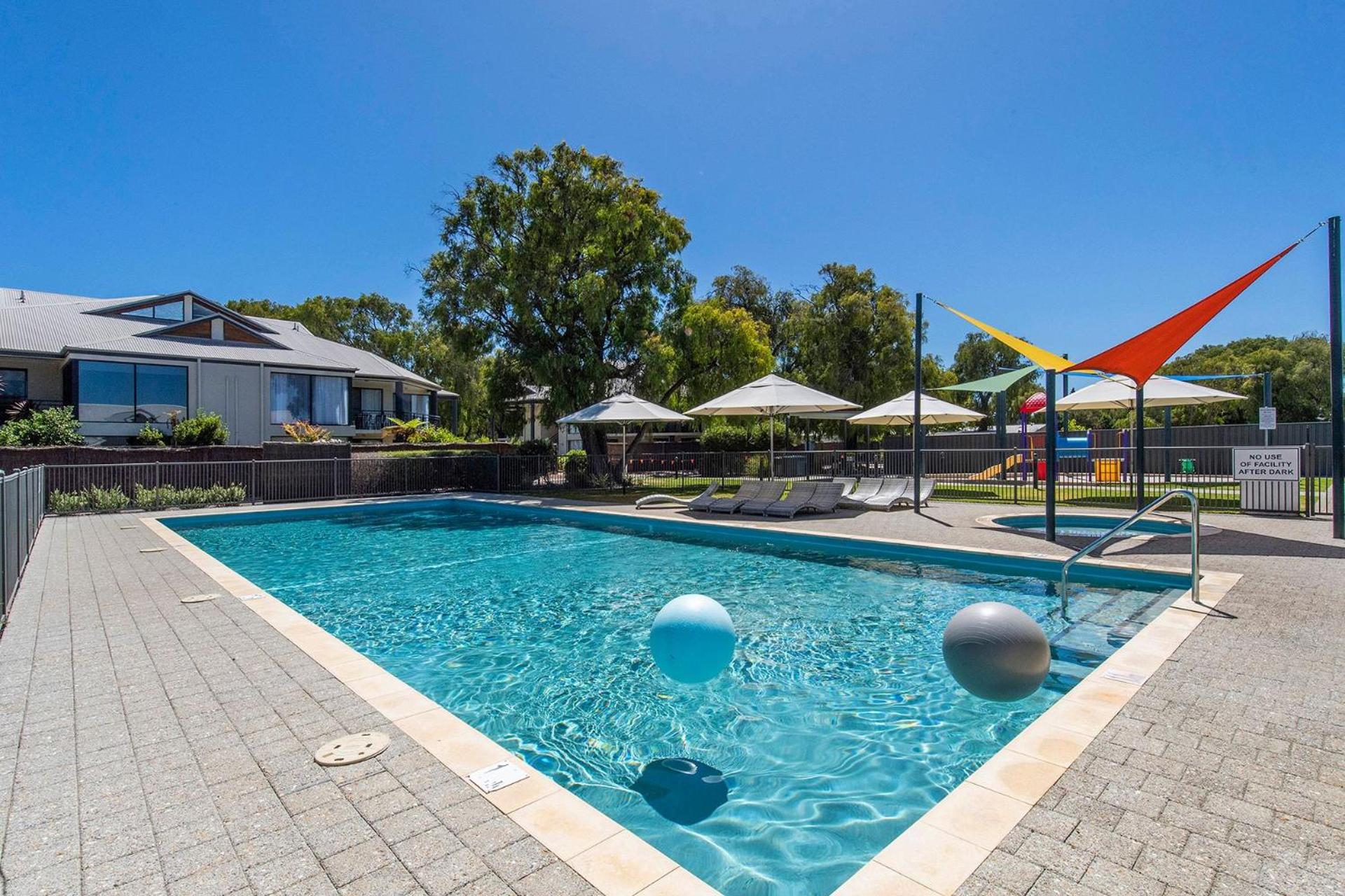 Escape to 67 at Cape View