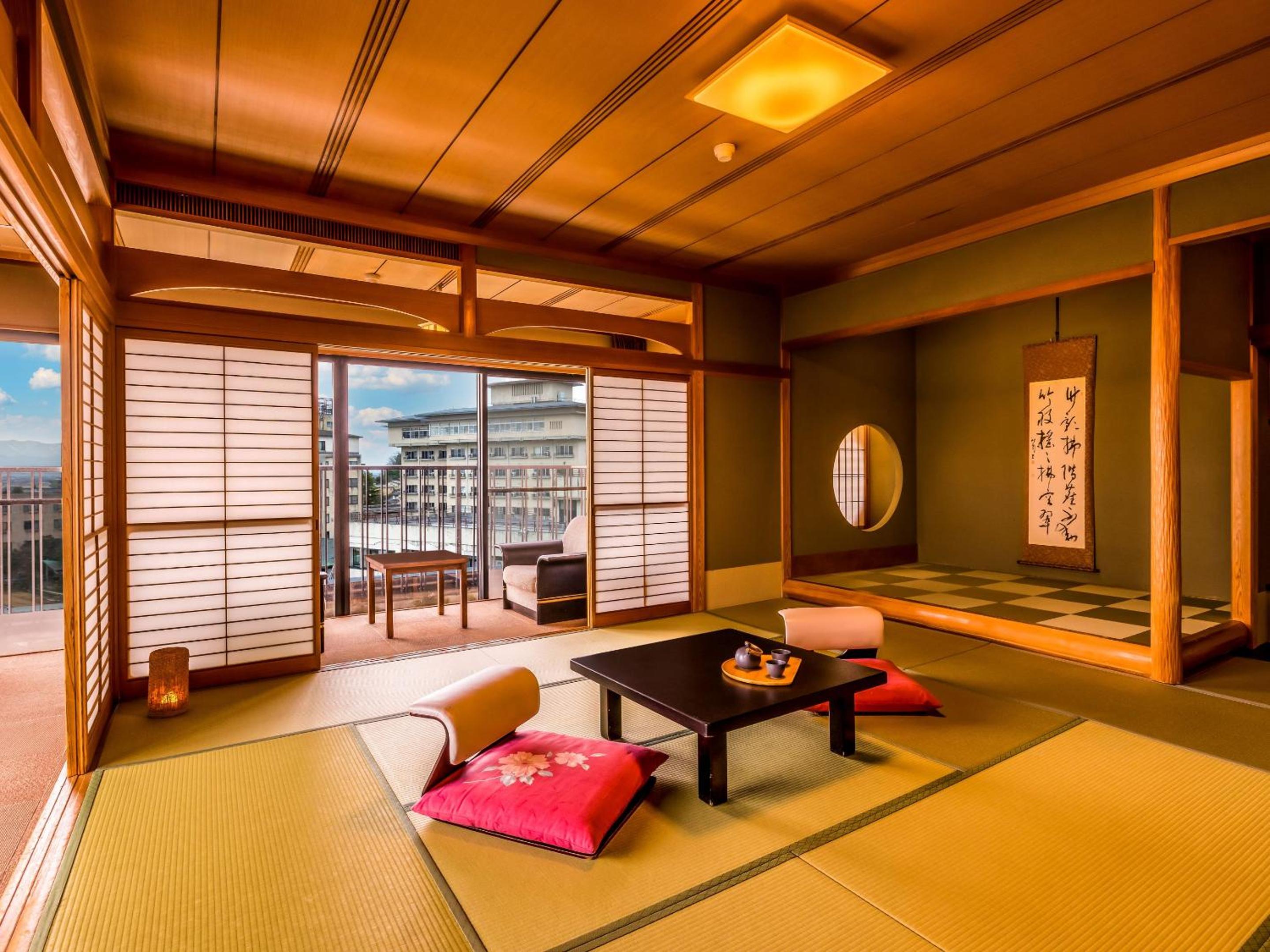 Ooedo Onsen Monogatari Premium Kaga Maruya